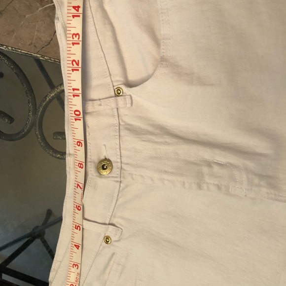 Jeans, DG2 White Stretch Skinny Jeans with ankle zippers and gold accent… - Picture 7 of 16